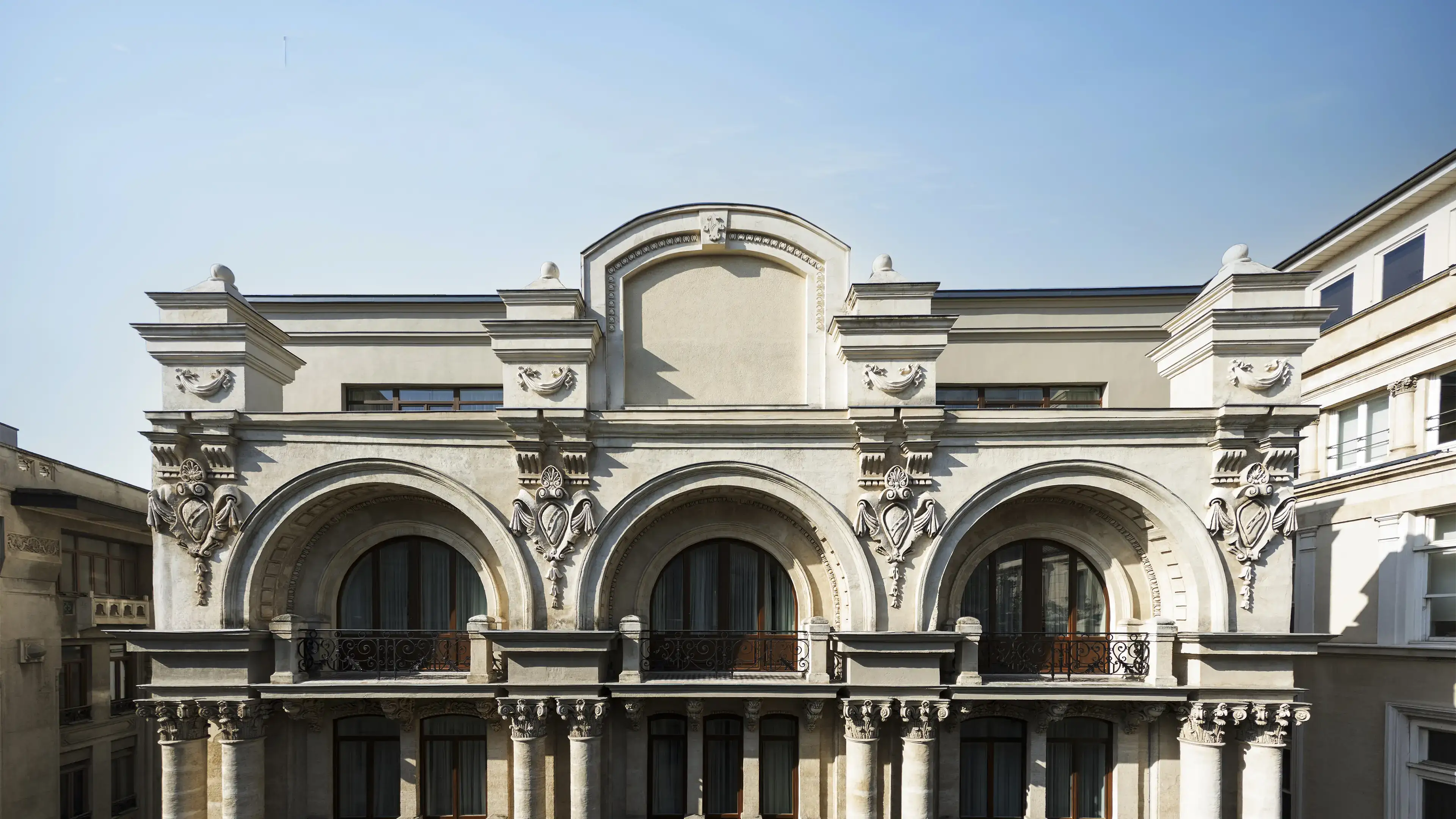 Generali Han Classical Architecture — Bankalar Caddesi Istanbul